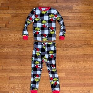 Dr. Seuss The Grinch Christmas Pajama Set